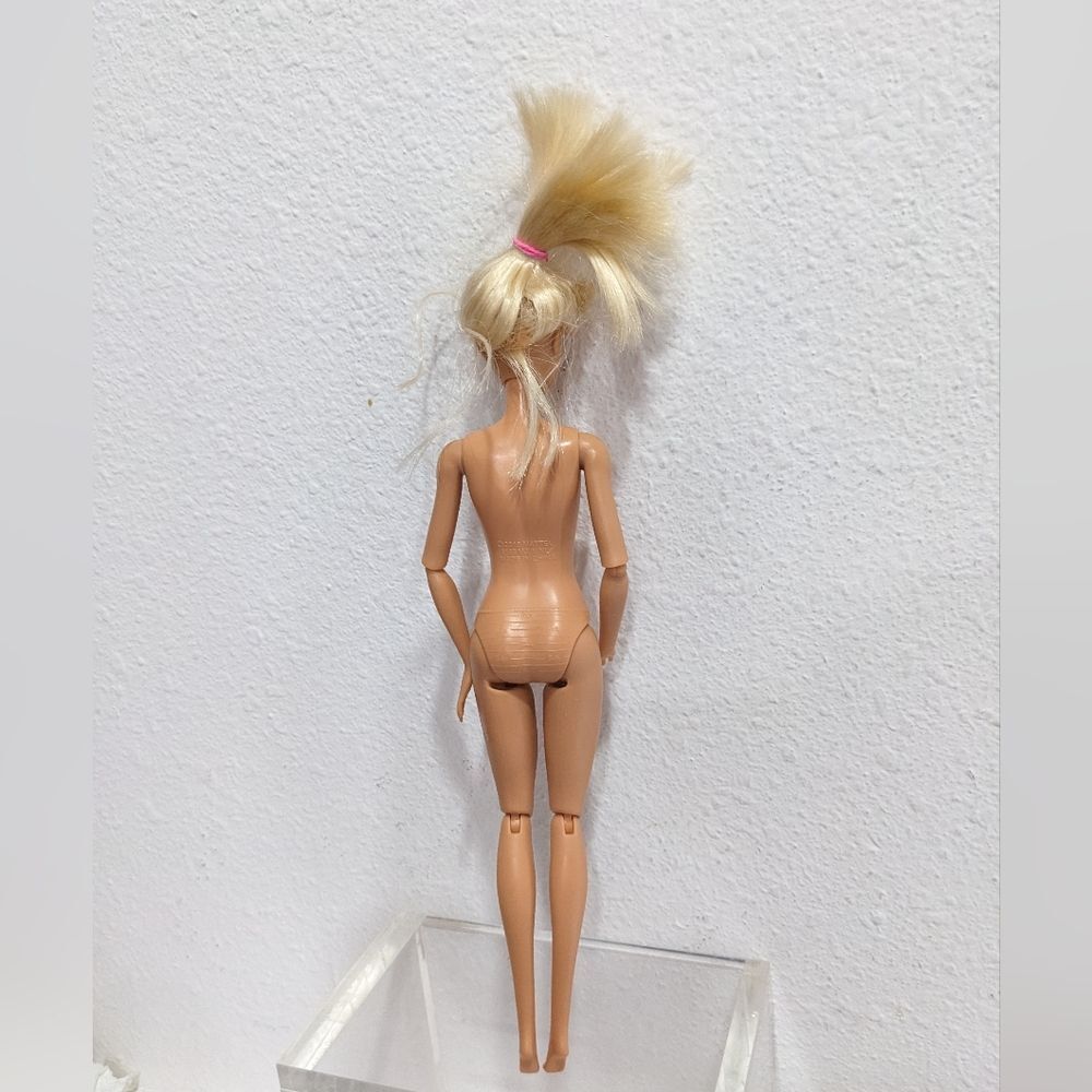 Barbie Hugs N' Horses Playset, Incomplete - Picture 11 of 14